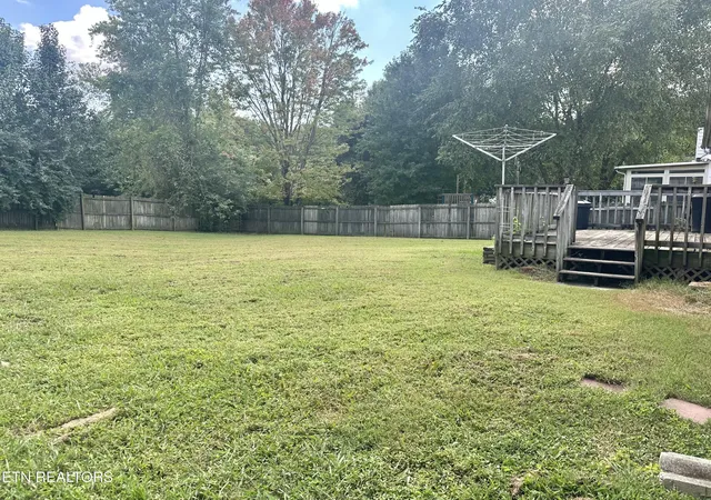 Photo 4 of Sale Pending at 622 Whitesburg Dr, Knoxville, TN 37918 | MLS# 1353739 | Listing updated on 2026-09-09