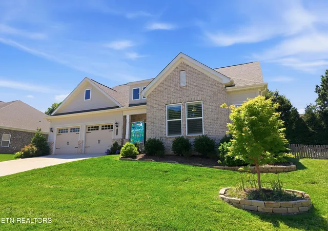 Photo 2 of Single family home for sale at 1437 Vale View Rd, Knoxville, TN 37922 | MLS# 1353884 | Listing updated on 2026-09-14