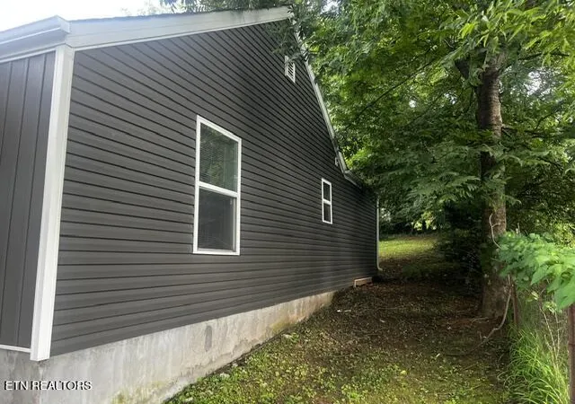 Photo 3 of Single family home for sale at 4209 Van Dyke Dr, Knoxville, TN 37919 | MLS# 1353776 | Listing updated on 2026-08-31