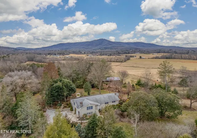 Photo 45 of Sale Pending at 2992 Knoxville Hwy, Wartburg, TN 37887 | MLS# 1353789 | Listing updated on 2026-10-06