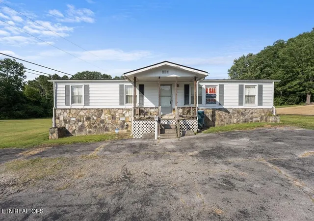 Photo 1 of Single family home for sale at 50 Wayne Ave, Crossville, TN 38555 | MLS# 1353791 | Listing updated on 2026-08-31