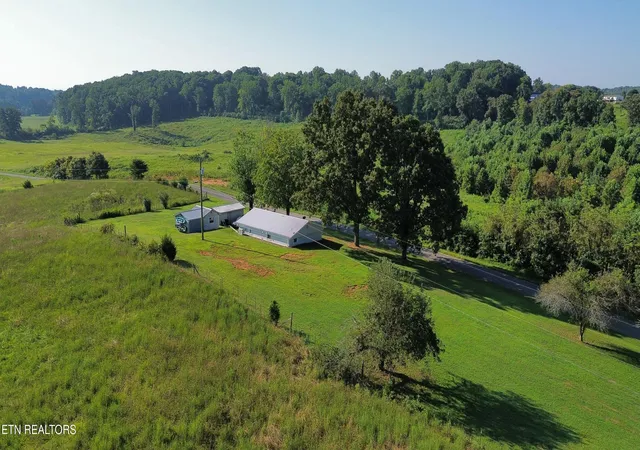 Photo 3 of Sale Pending at 333 Deerfield Rd, Rutledge, TN 37861 | MLS# 1353820 | Listing updated on 2026-09-05
