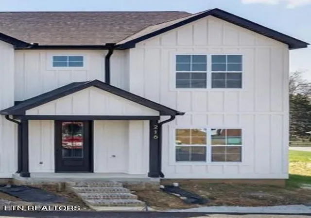 Photo 1 of Single family home for sale at 216 W Jere Whitson Rd, Cookeville, TN 38501 | MLS# 1353818 | Listing updated on 2026-09-03