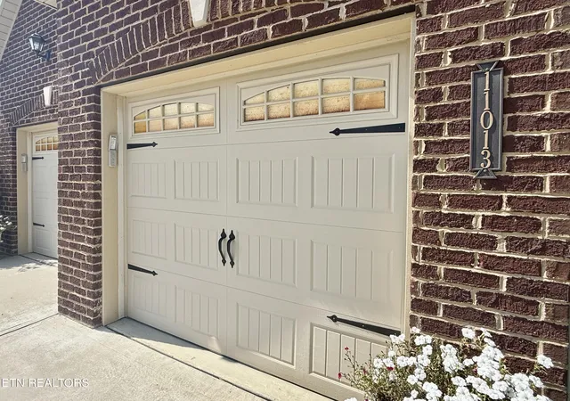 Photo 3 of Sale Pending at 11013 Hunters Knoll Ln, Knoxville, TN 37932 | MLS# 1353835 | Listing updated on 2026-09-13