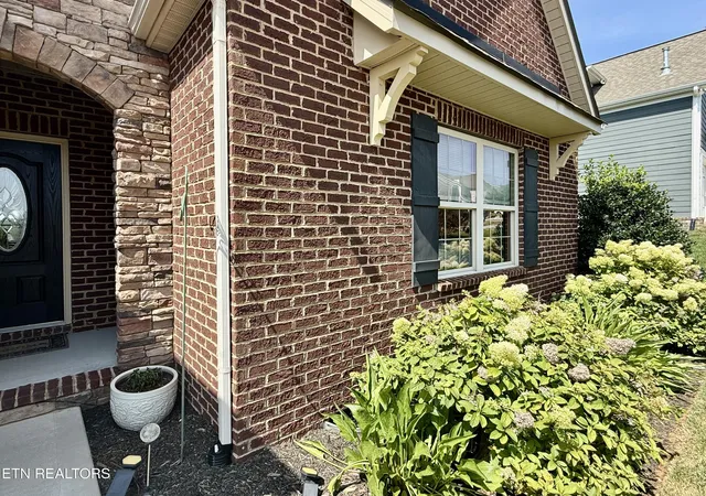 Photo 4 of Sale Pending at 11013 Hunters Knoll Ln, Knoxville, TN 37932 | MLS# 1353835 | Listing updated on 2026-09-13