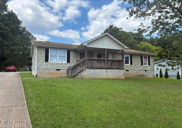 Single family home for sale at 7611 Bonnie Dr, Chattanooga, TN 37416 | MLS# 1353839