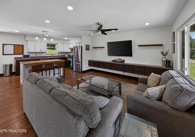 Photo 3 of Sale Pending at 1602 Sexton Ln, Knoxville, TN 37932 | MLS# 1353848 | Listing updated on 2026-09-15