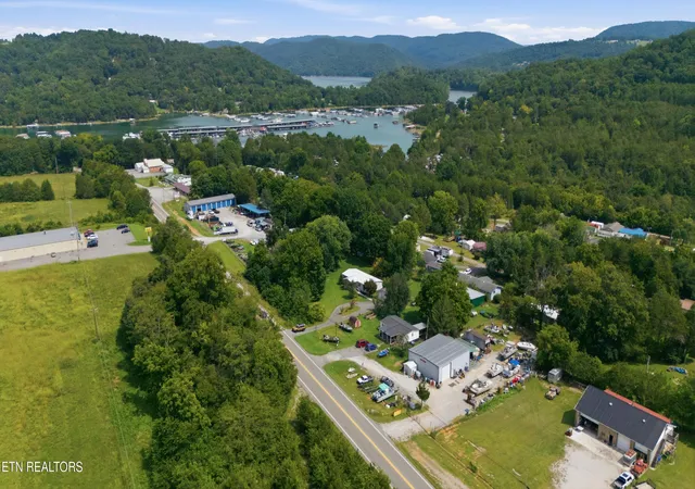 Photo 1 of Single family home for sale at 5275 Tennessee 33, New Tazewell, TN 37825 | MLS# 1353864 | Listing updated on 2026-08-31