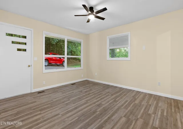 Photo 3 of Sale Pending at 310 Pine St, Mount Carmel, TN 37645 | MLS# 1353869 | Listing updated on 2026-09-12