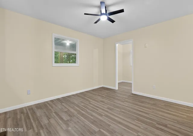 Photo 4 of Sale Pending at 310 Pine St, Mount Carmel, TN 37645 | MLS# 1353869 | Listing updated on 2026-09-12