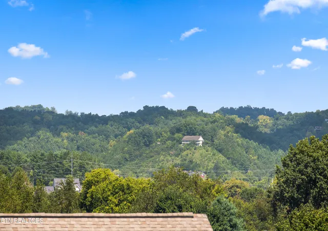 Photo 3 of Single family home for sale at 1516 Kildee Ln, Sevierville, TN 37862 | MLS# 1353876 | Listing updated on 2026-09-18