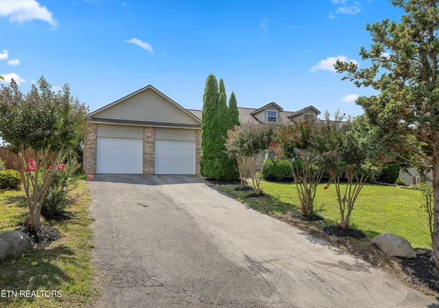 Photo 4 of Single family home for sale at 1516 Kildee Ln, Sevierville, TN 37862 | MLS# 1353876 | Listing updated on 2026-09-18