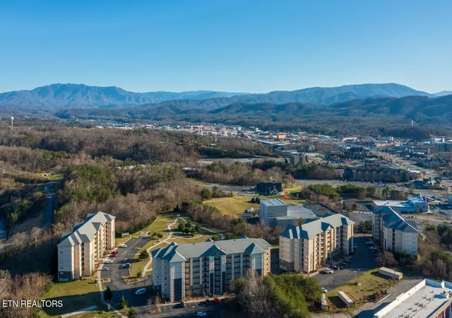 Condo for sale in building located at 124 Plz Dr, Pigeon Forge, TN 37863 - Unit #UNIT 3704
