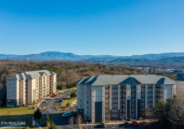 Condo for sale in building located at 124 Plz Dr, Pigeon Forge, TN 37863 - Unit #UNIT 3704