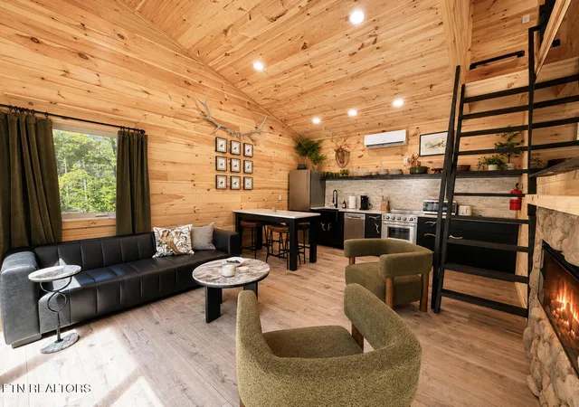 Photo 4 of Sale Pending at 2338 Willow Ln, Sevierville, TN 37862 | MLS# 1353882 | Listing updated on 2026-09-04