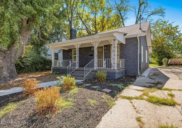 Single family home for sale at 511 Ben Hur Ave, Knoxville, TN 37915 | MLS# 1358875