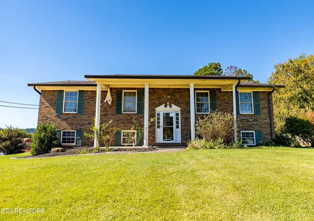 Single family home for sale at 7325 Hallbrook Rd, Knoxville, TN 37918 | MLS# 1357452