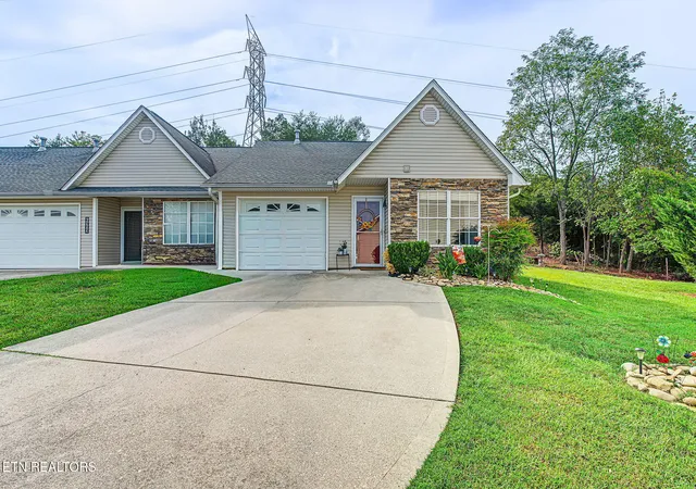 Listing Photo 1 - Condo for sale in building located at 6313 Sky Song Ln, Knoxville, TN 37914