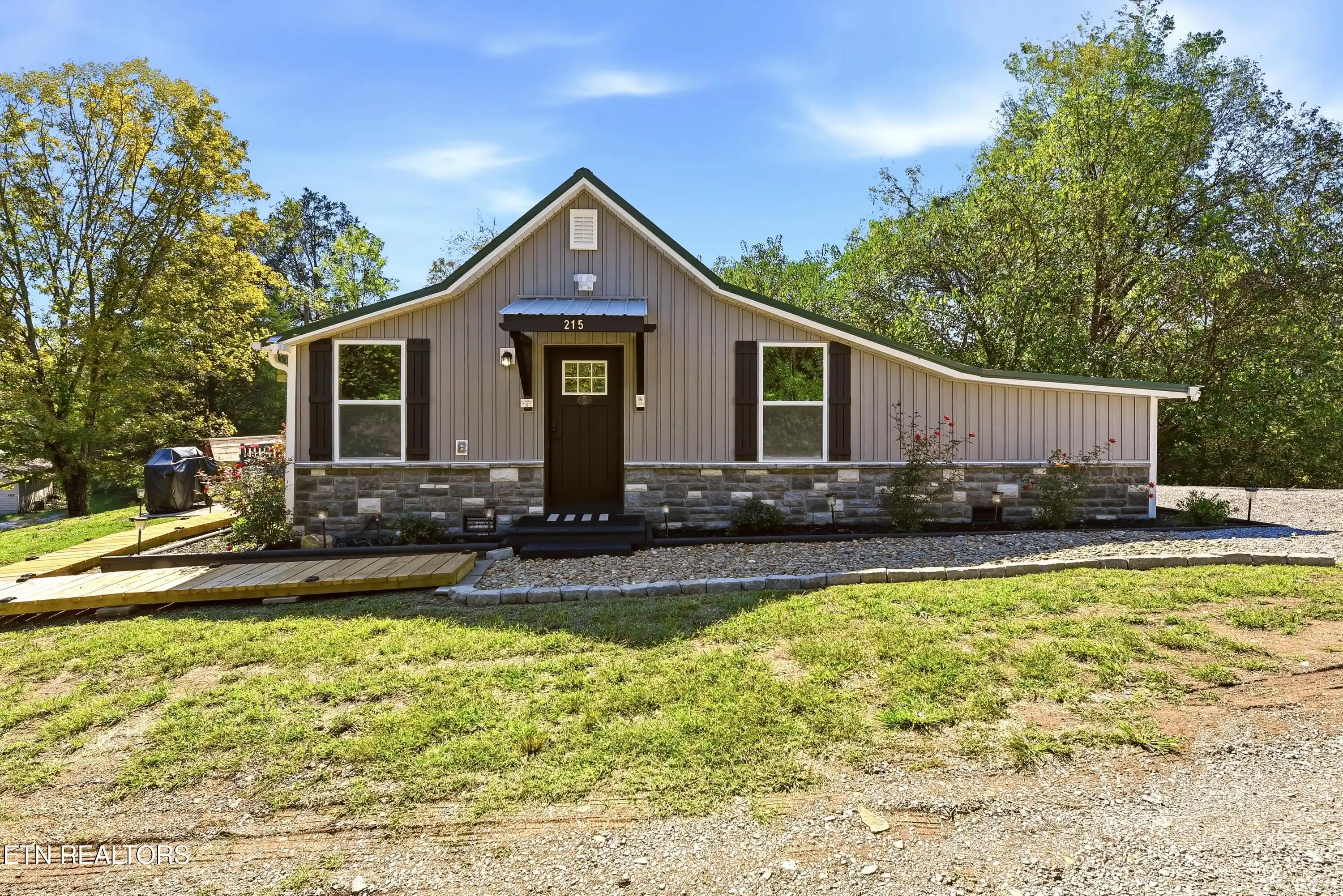 Single family home for sale at 215 Longfield Rd, Rocky Top, TN 37769 | MLS# 1359144