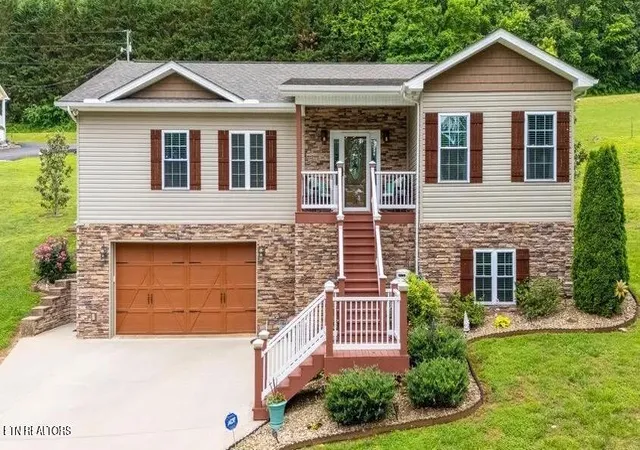 Single family home for sale at 180 Owens Dr, Rocky Top, TN 37769 | MLS# 1357004