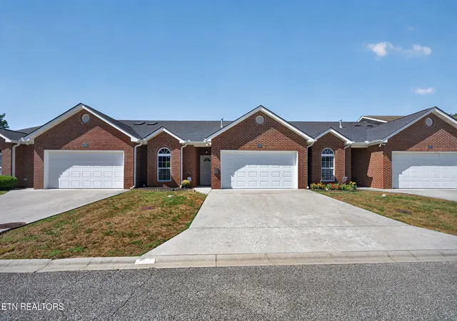 Photo 1 of Sale Pending at 1109 Webster Groves Ln, Knoxville, TN 37909 | MLS# 1356866 | Listing updated on 2026-10-13