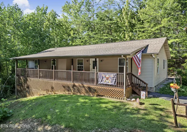 Photo 1 of Single family home for sale at 1533 Honey Bee Cvs Way, Pigeon Forge, TN 37863 | MLS# 1356906 | Listing updated on 2026-09-26