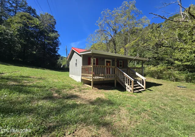 Photo 1 of Single family home for sale at 131 Ely Holw Rd, Ewing, VA 24248 | MLS# 1356919 | Listing updated on 2026-09-26