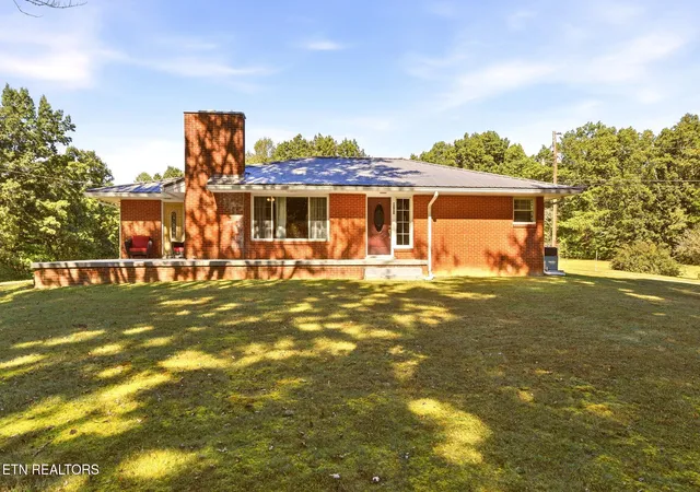 Photo 1 of Single family home for sale at 8757 Morgan County Hwy, Sunbright, TN 37872 | MLS# 1357141 | Listing updated on 2026-10-25