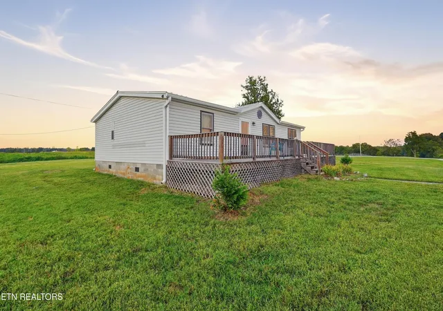 Photo 1 of Single family home for sale at 1926 E Pin Hook Rd, Sparta, TN 38583 | MLS# 1357404 | Listing updated on 2026-10-01
