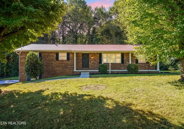 Photo 1 of Single family home for sale at 10604 Pinedale Dr, Knoxville, TN 37922 | MLS# 1357266 | Listing updated on 2026-10-31