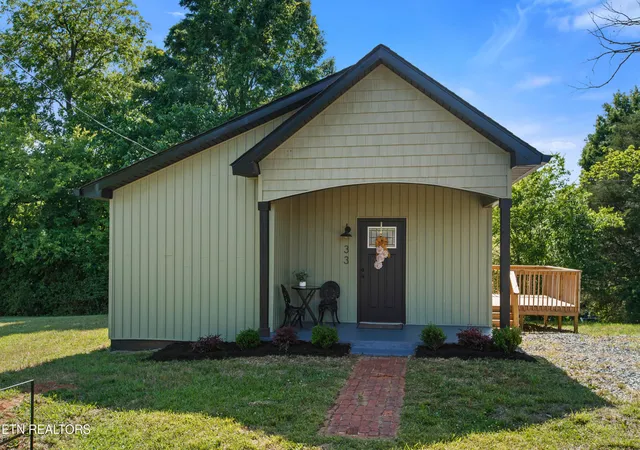 Single family home for sale at 33 Melrose Ave, Englewood, TN 37329 | MLS# 1357247