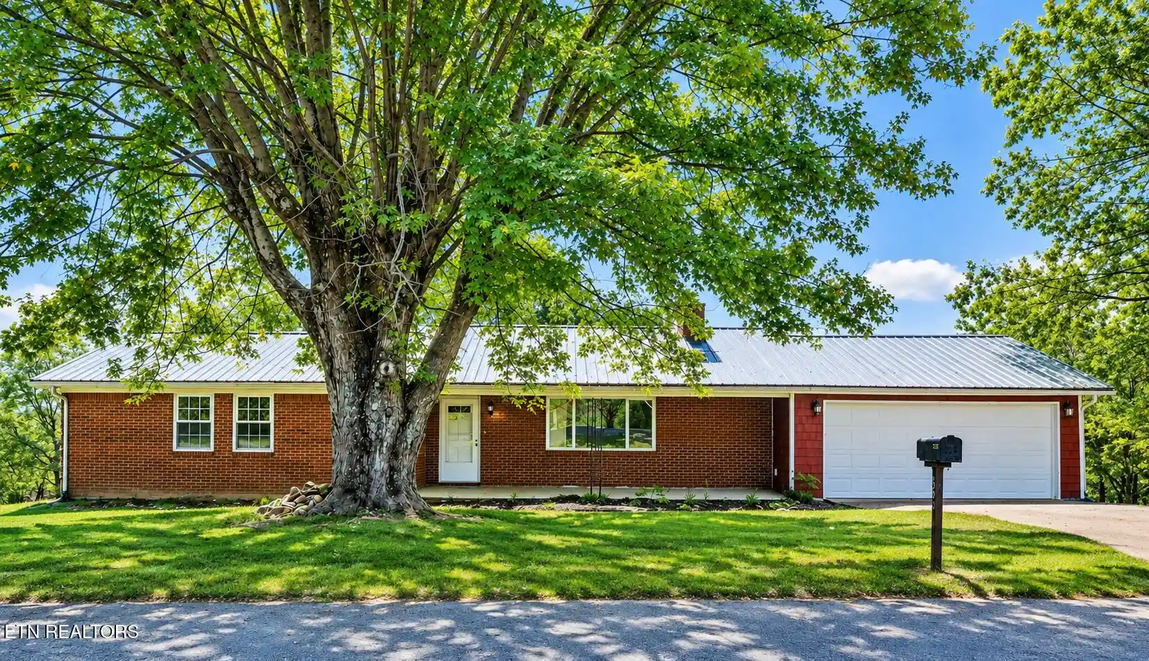 Single family home for sale at 320 Redbird Cir, Cumberland Gap, TN 37724 | MLS# 1359071