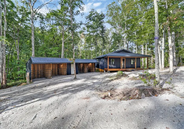 Single family home for sale at 502 Buck Ridge Rd, Jamestown, TN 38556 | MLS# 1357494