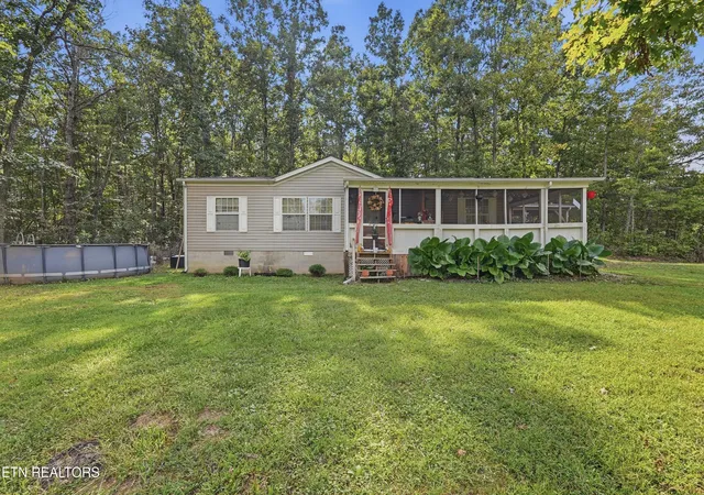 Photo 1 of Single family home for sale at 166 Killary Dr, Crossville, TN 38572 | MLS# 1357444 | Listing updated on 2026-10-31