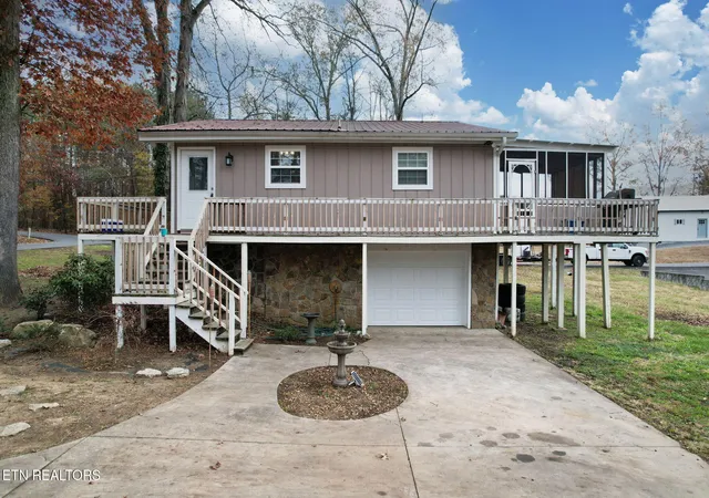 Photo 1 of Single family home for sale at 374 Nw Marina Hills Cir, Charleston, TN 37310 | MLS# 1357642 | Listing updated on 2026-10-02