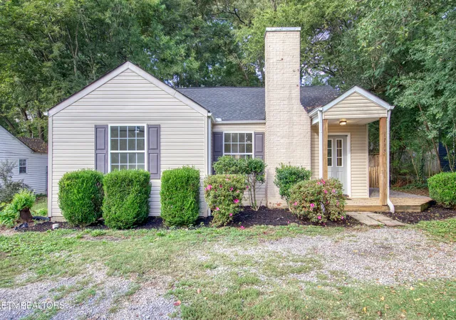Single family home for sale at 1733 Dalton St, Alcoa, TN 37701 | MLS# 1358159