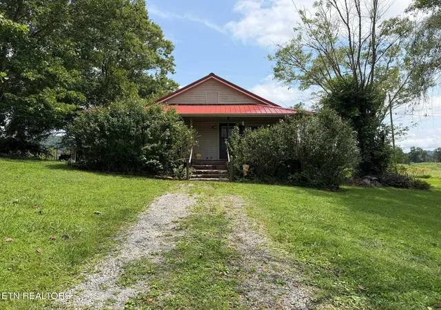 Photo 1 of Single family home for sale at 623 Mcvey Rd, Tazewell, TN 37879 | MLS# 1358724 | Listing updated on 2026-10-13