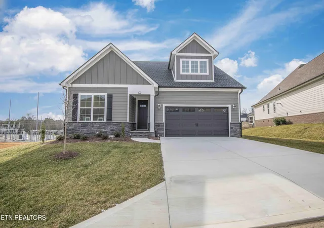 Single family home for sale at 195 Trillium Tr, Lenoir City, TN 37771 | MLS# 1357780