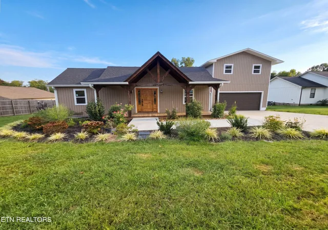 Photo 1 of Single family home for sale at 576 Stanley St, Oneida, TN 37841 | MLS# 1357663 | Listing updated on 2026-10-29