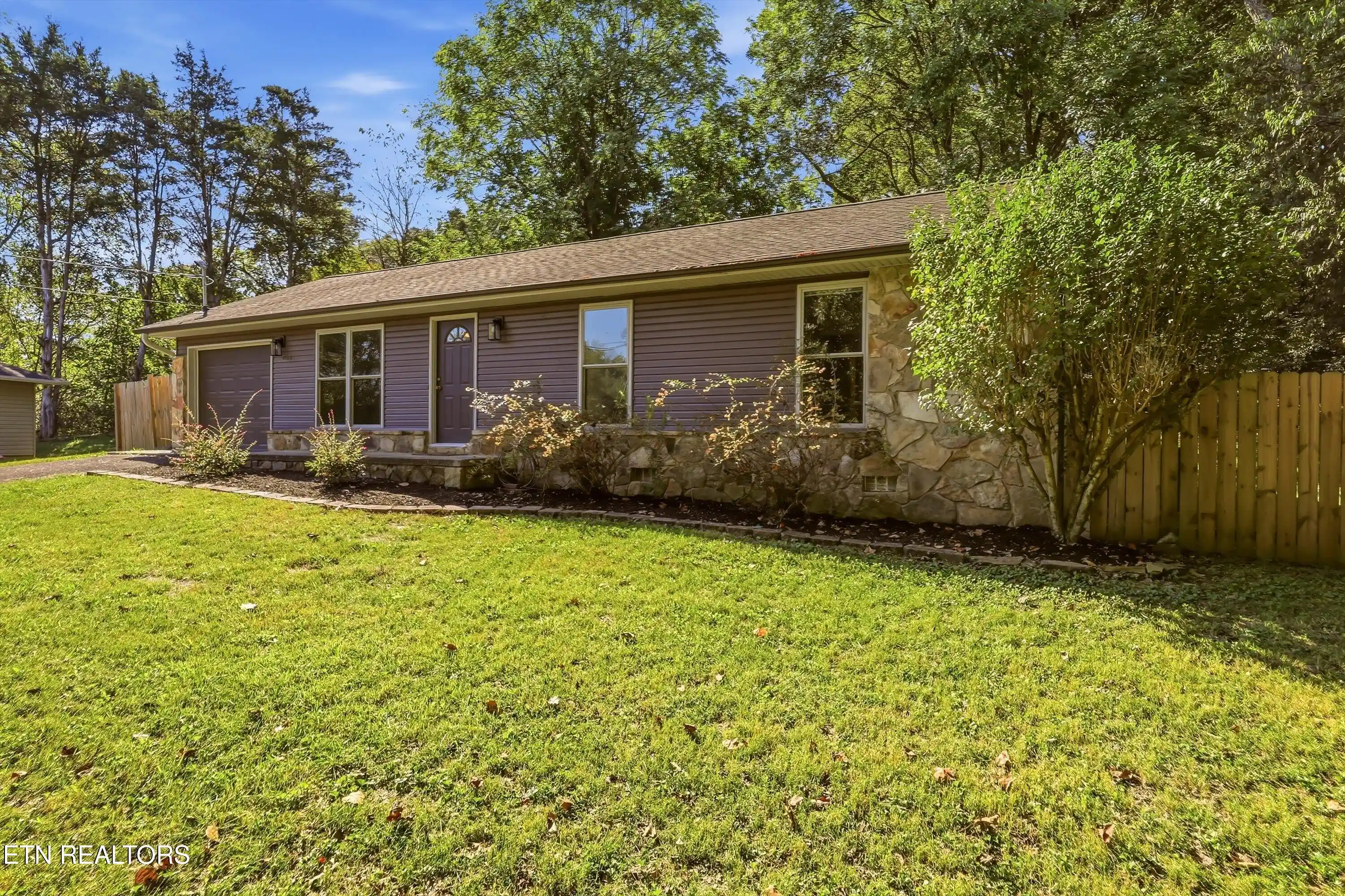Photo 1 of Sale Pending at 715 Lake Ml Ln, Farragut, TN 37934 | MLS# 1358356 | Listing updated on 2026-10-28