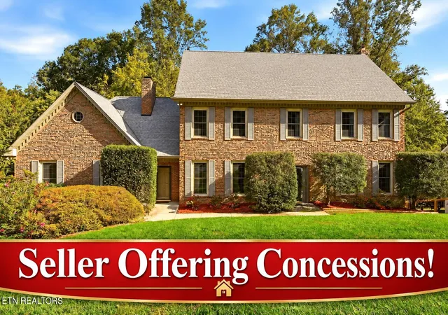 Single family home for sale at 108 Amanda Pl, Oak Ridge, TN 37830 | MLS# 1357975