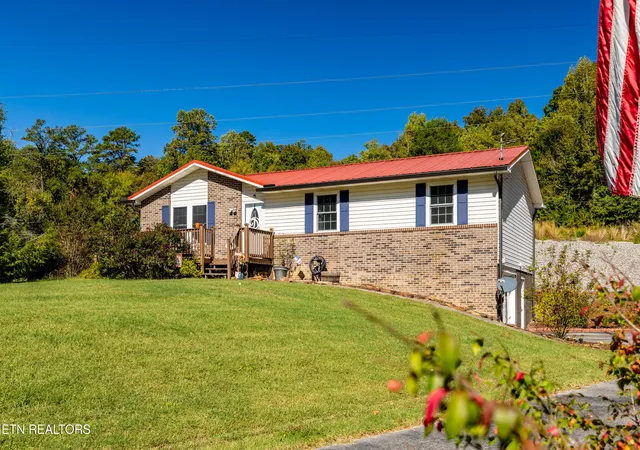 Photo 1 of Single family home for sale at 168 Batley Loop Rd, Clinton, TN 37716 | MLS# 1358174 | Listing updated on 2026-10-25
