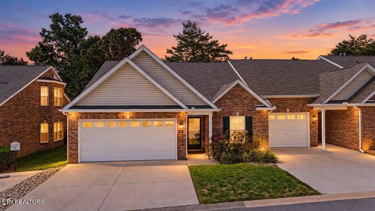 Listing Photo 1 - Condo for sale in 7037 La Christa Wy located at 7037 La Christa Wy, Knoxville, TN 37921 - Unit 7037 La Christa Way