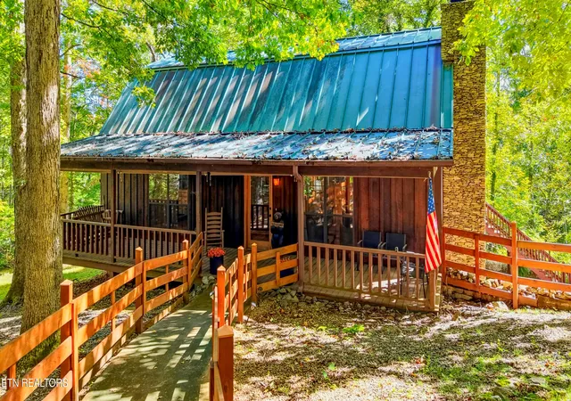 Photo 1 of Single family home for sale at 1840 Oakwood Rd, Walland, TN 37886 | MLS# 1358220 | Listing updated on 2026-10-13