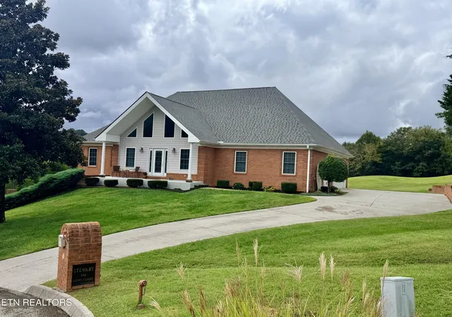 Photo 1 of Single family home for sale at 252 Links Ct, Tazewell, TN 37879 | MLS# 1357937 | Listing updated on 2026-10-05