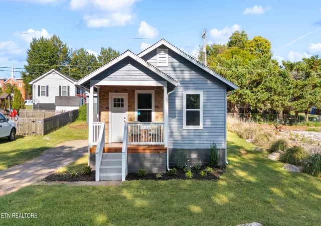Photo 1 of Single family home for sale at 135 Volta St, Alcoa, TN 37701 | MLS# 1358059 | Listing updated on 2026-10-27