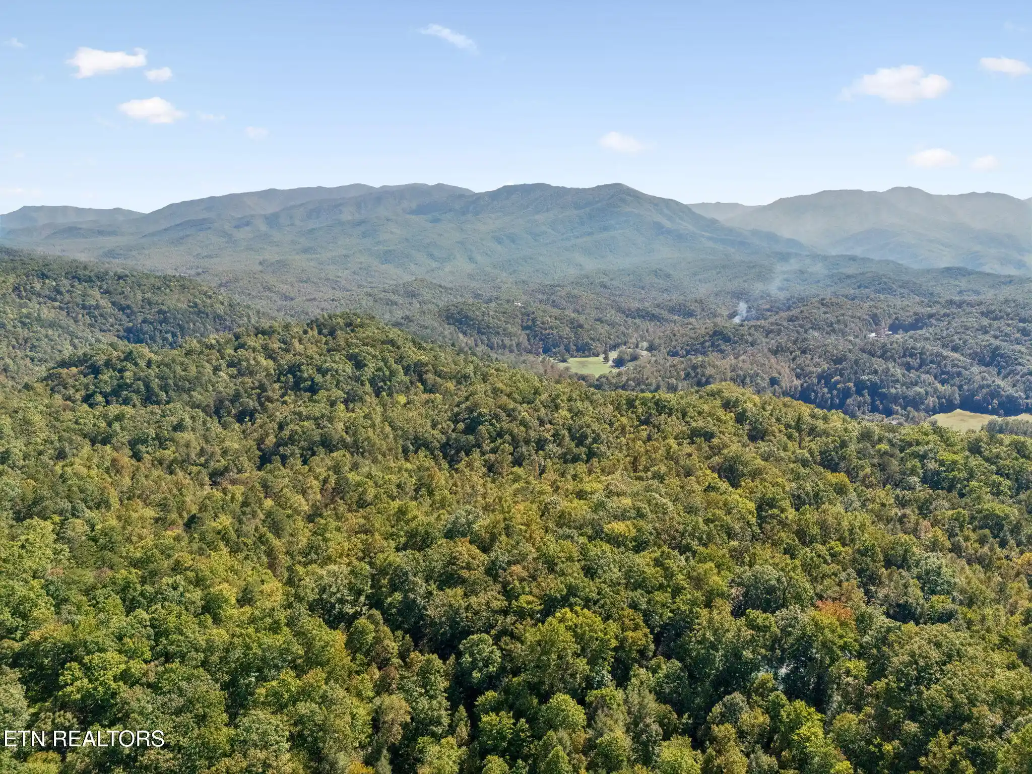 Photo 1 of Single family home for sale at 2760 Hawks View Tr, Sevierville, TN 37876 | MLS# 1358171 | Listing updated on 2026-10-29