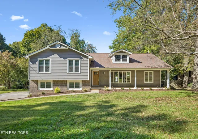 Photo 1 of Single family home for sale at 309 Timberhill Ct, Farragut, TN 37934 | MLS# 1358624 | Listing updated on 2026-10-30