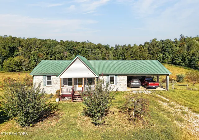 Photo 1 of Single family home for sale at 864 Coles Chapel Rd, Sparta, TN 38583 | MLS# 1358572 | Listing updated on 2026-10-13