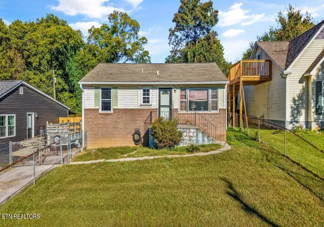 Photo 1 of Single family home for sale at 2963 Cecil Ave, Knoxville, TN 37917 | MLS# 1359482 | Listing updated on 2026-10-28